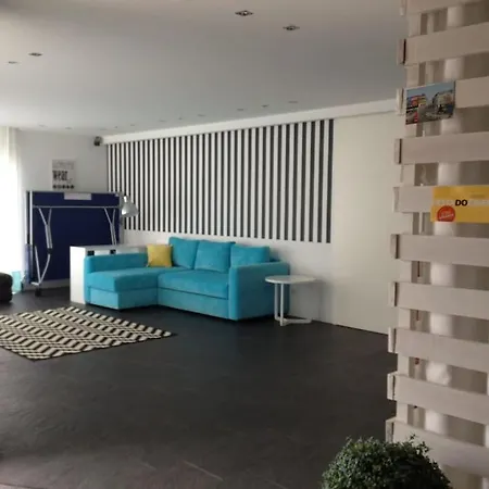 House 4 *